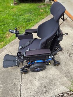 Electric Blie Quantum ilevel Edge 3 Power Chair