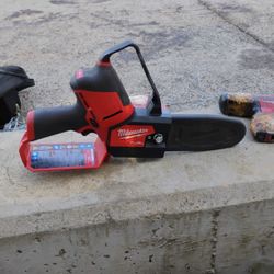 Milwaukee Fuel Hatchet Saw