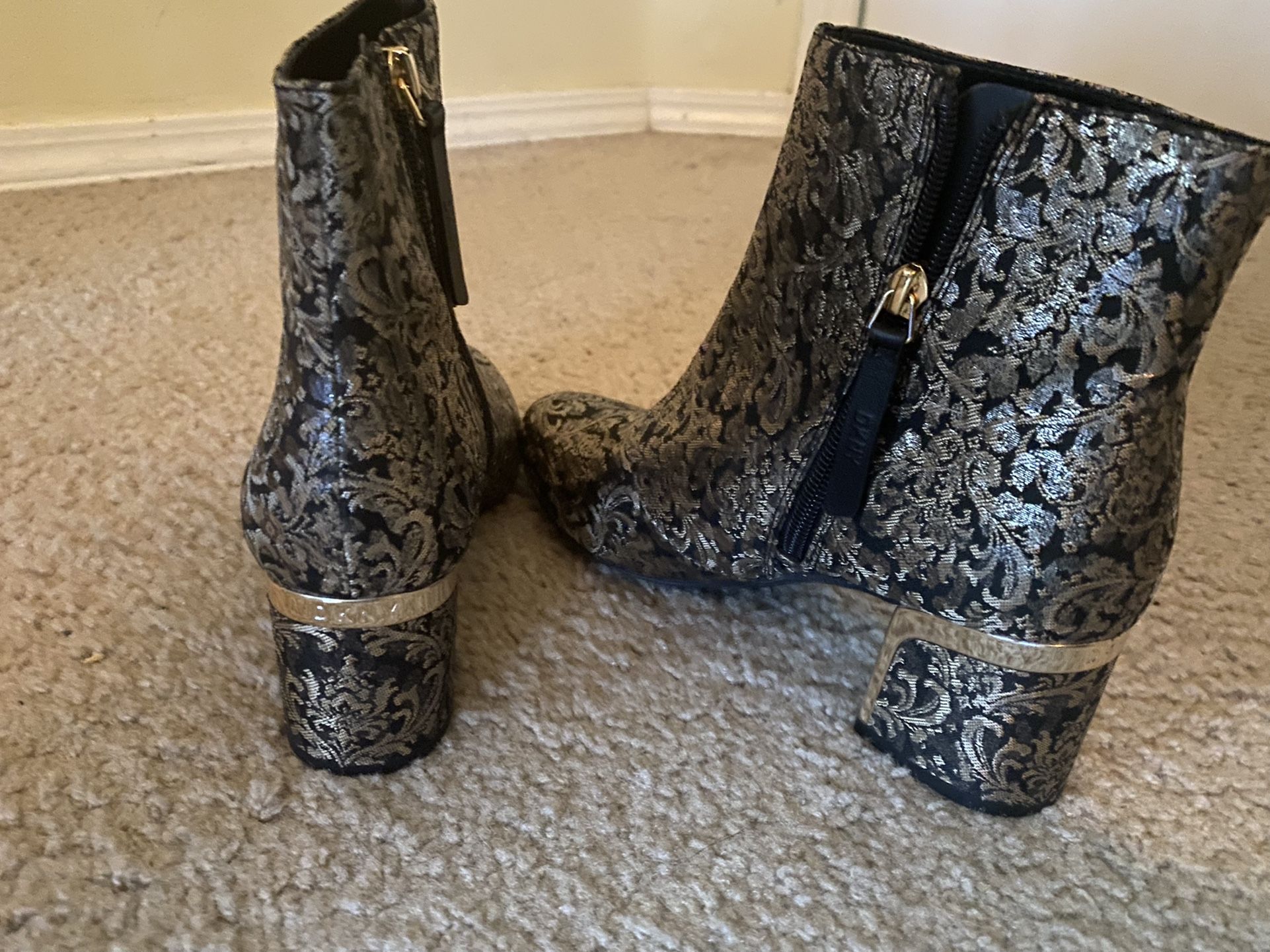 New DKNY Boots