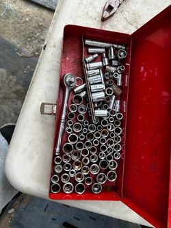 Snap on sockets