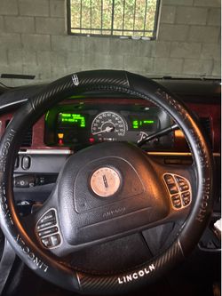 2004 Lincoln Town Car