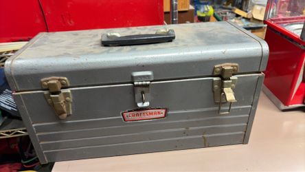 Craftsman metal toolbox