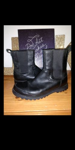 Ugg's boots size 9.5