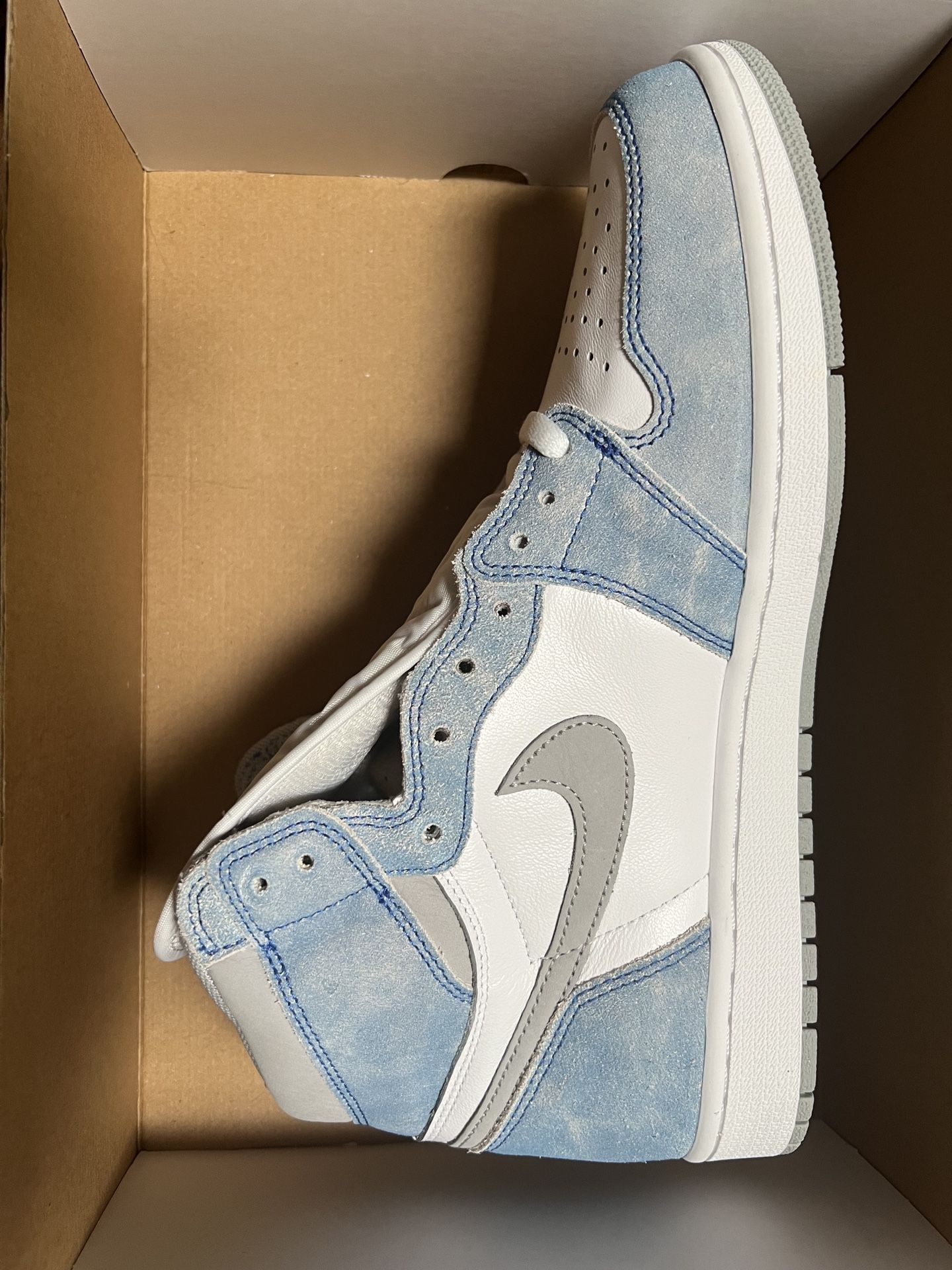 AIR JORDAN 1 Retro OG High Hyper Royal 555088-402 Size 11