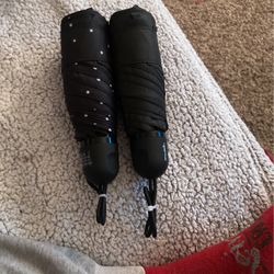 Two Umbrellas 