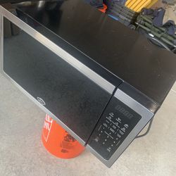 Black Microwave Oster