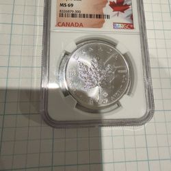 2025 Canada 1 Oz Silver Maple Leaf NGC MS 69