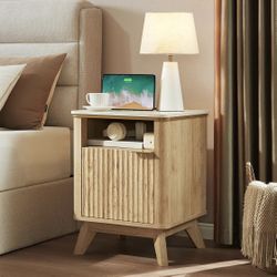 One Fluted Nightstand with Charging Station, 18" Modern End Table with Faux Marble Top