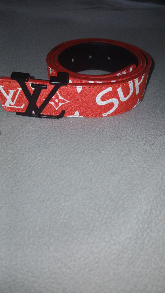 Louis Vuitton x Supreme Collaboration MP015 Suntulle Initial Belt Red LeatherLouis