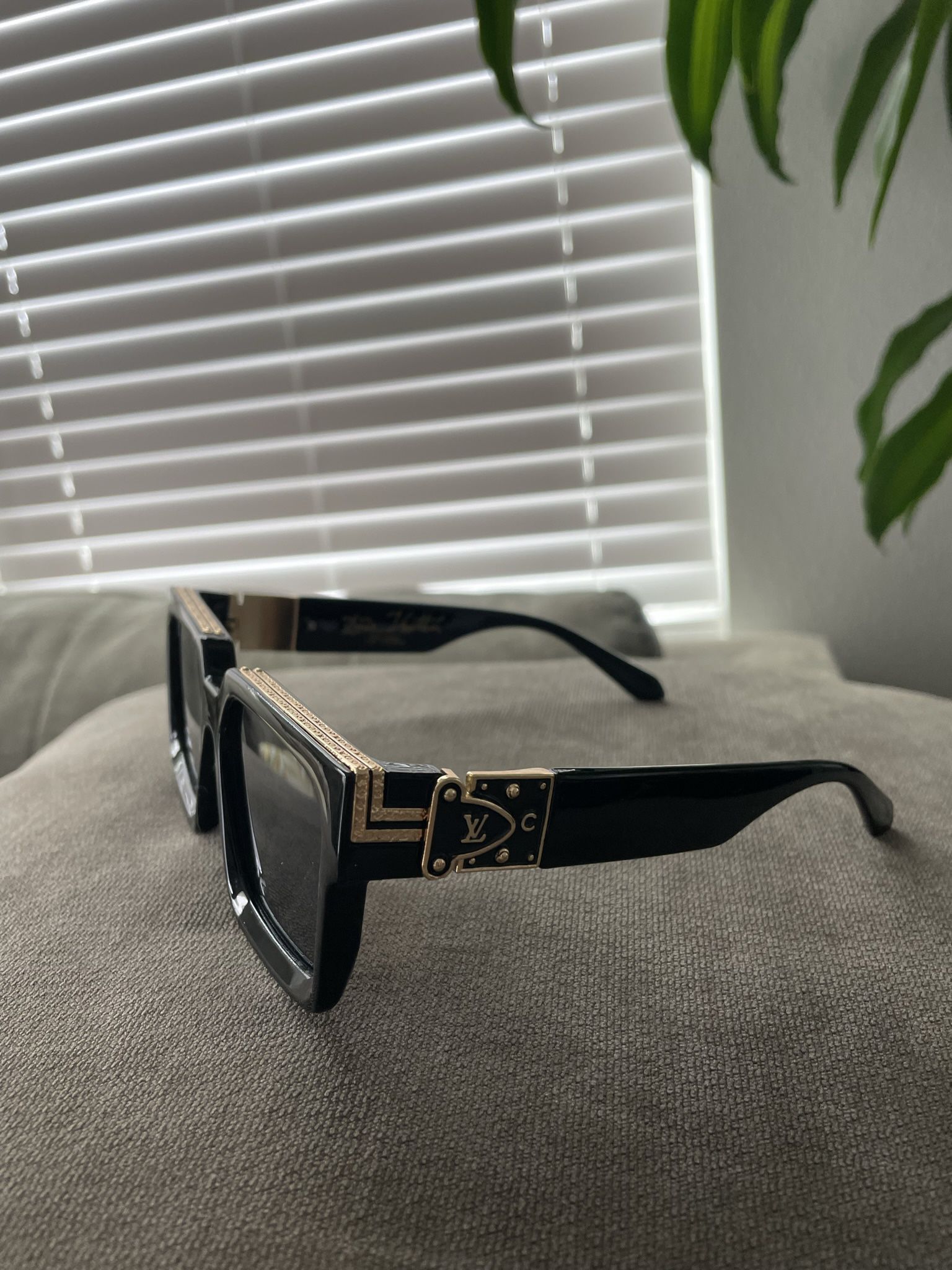Sell Louis Vuitton Millionaire Sunglasses - Black