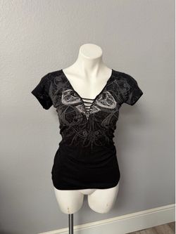 Cathedral Series Black Graphic Top Med