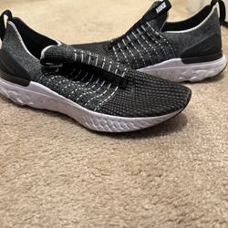 Nike Phantom Run 2’s