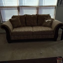 Gold Couch With Pillows 
