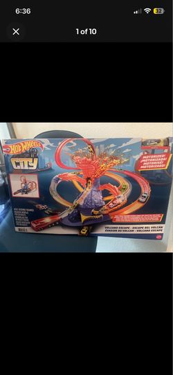 HOT WHEELS CITY VOLCANO ESCAPE PLAY SET MOTORIZED TRACK FTD61 MATTEL 2021 - NEW!