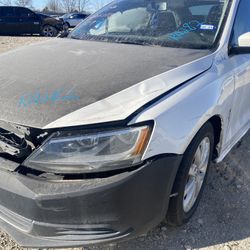 FOR PARTS ONLY 2014 VOLKSWAGEN JETTA 1.8L turbo / solo partes VW