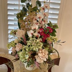 GORGEOUS  FLOWER ARRANGEMENT