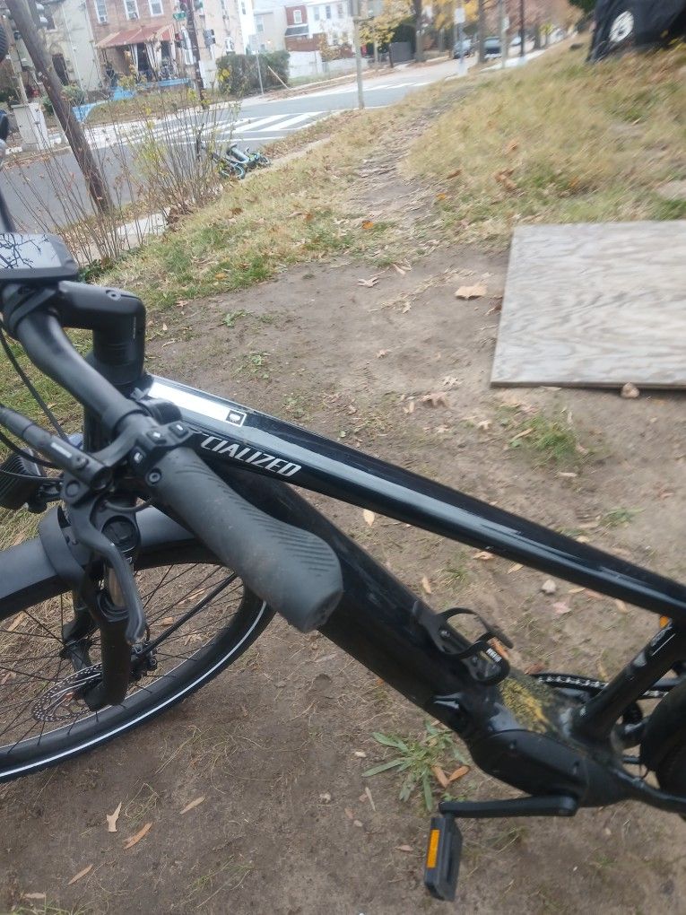 Electric Bike Vado Specialized, Phantom. Cannondale