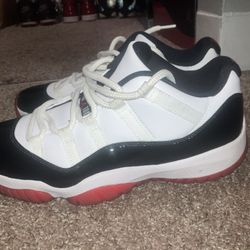Jordan 11 Low Bred