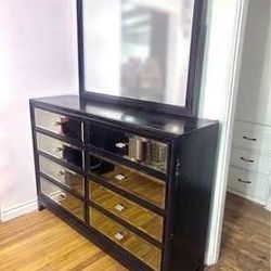 SALE! 6 Drawer Black Dresser w Mirror