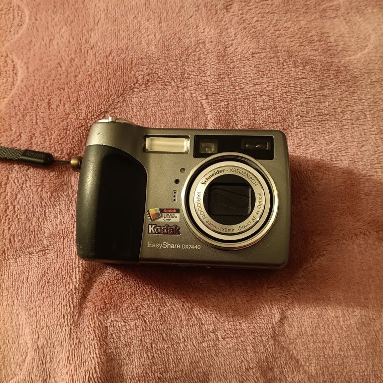 Kodak EasyShare DX7440 Camera 