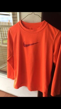 Boys Nike Long Sleeve shirt