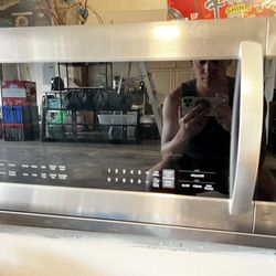 2.2 cu. ft. Over-the-Range Microwave Oven with EasyClean