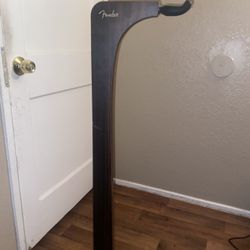 Fender Deluxe Wooden Hanging Guitar Stand 