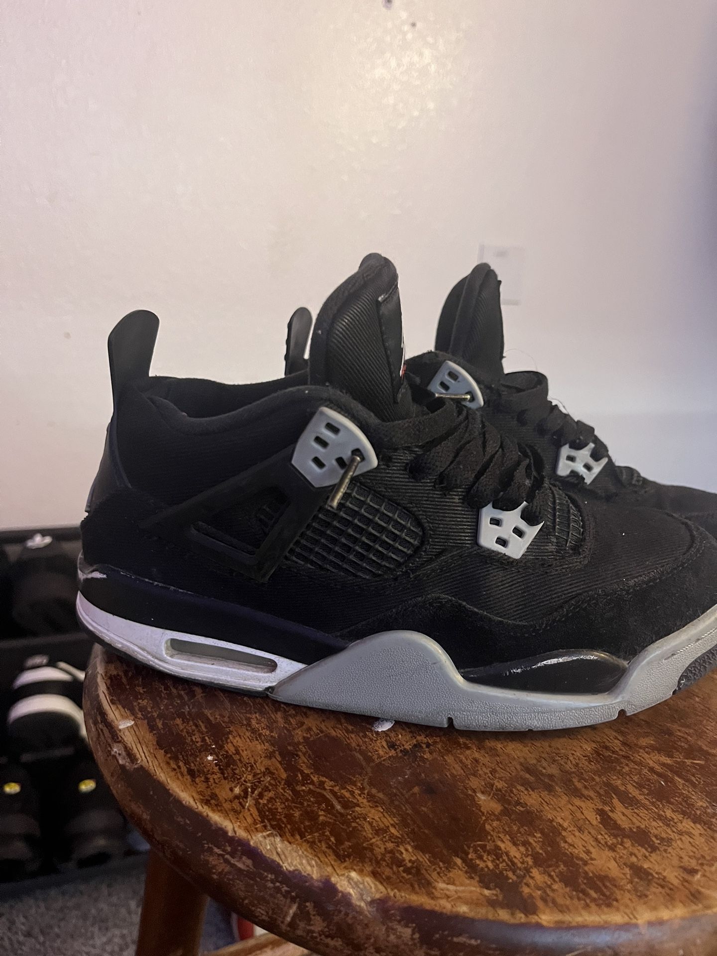 Black Canvas 4s 6.5y But Has No Insole