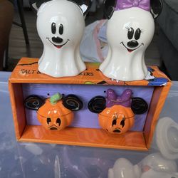 Mickey Minnie Salt Shaker