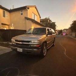 2001 Chevrolet Suburban 1500 LS 4