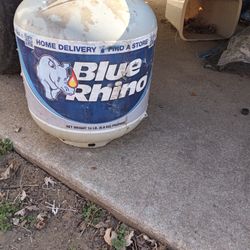 FULL PROPANE BOTTLE 