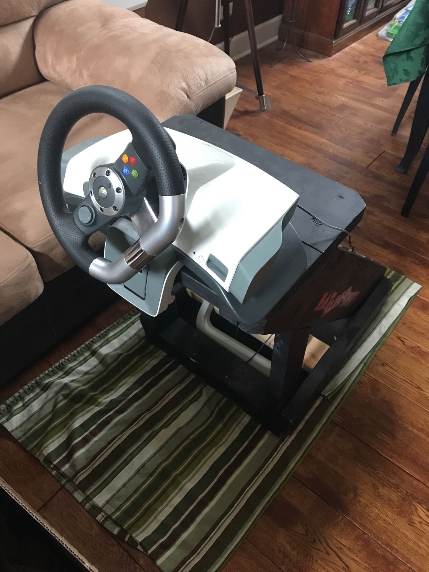 Xbox 360 steering wheel and racing wheel simulator setup
