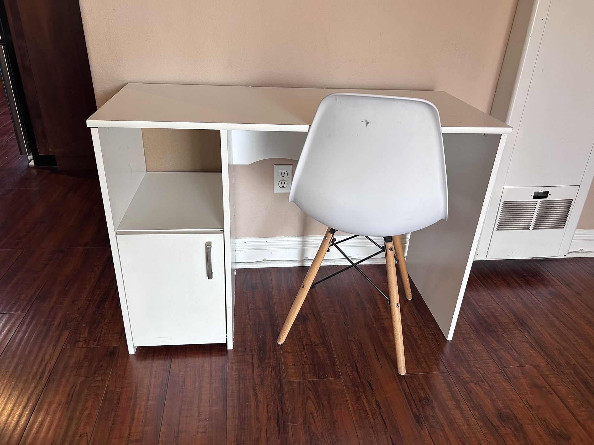 White Desk