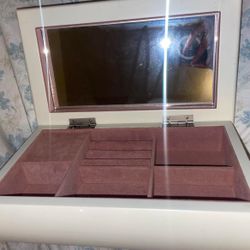 Mele &’ Co Jewlery Music Box