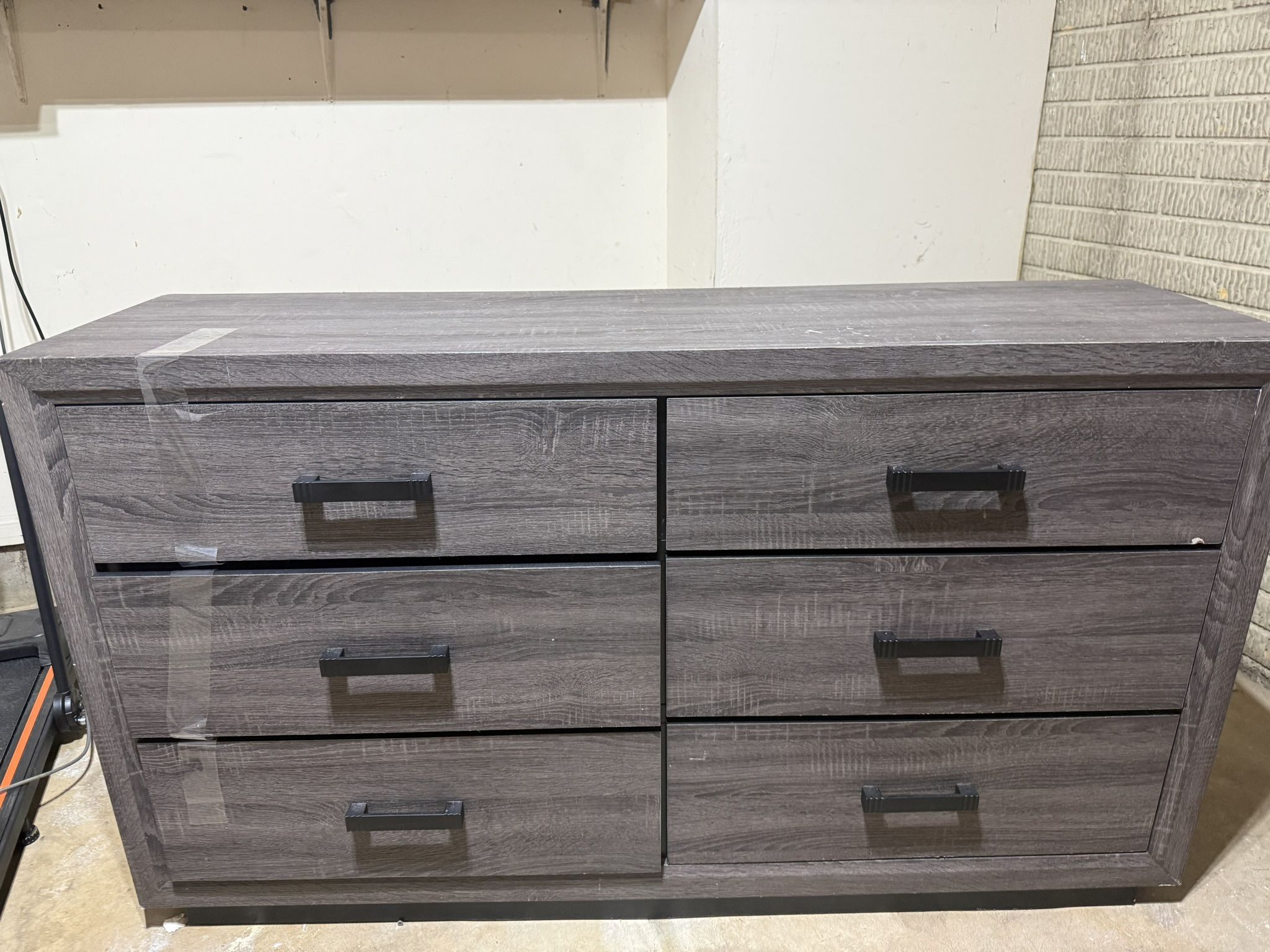 Used Bedroom Set-Only Bed Set And Dresser