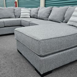 FREE DELIVERY!!! Comfy "3pc" Sectional Couch (GRAY)