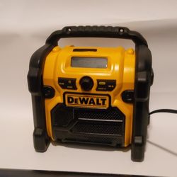 DEWALT Jobsite Radio & Battery Charger – Rugged, Works Great