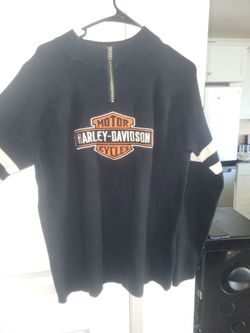 One extra wide, beautiful Harley, Davidson, pullover, sweater, zipper genuine, look at all pictures for detail.
