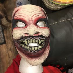 Wwe Deluxe Replica Fiend Mask
