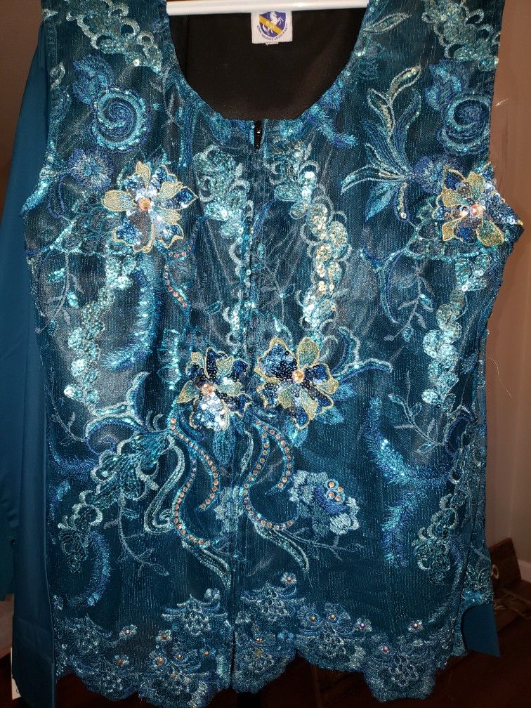 Teal Show Vest And Shirt.