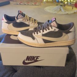 Travis Scott x Nike Air Jordan 1 Low Reverse Mocha