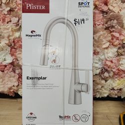 Pfister
Exemplar Single Handle Pull Down Sprayer Kitchen Faucet in Spot Defense Stainless Steel