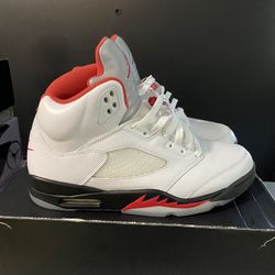 Jordan 5 “Fire Red” Size 10