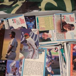 Box Full Baseball Cards 40$ OBO 