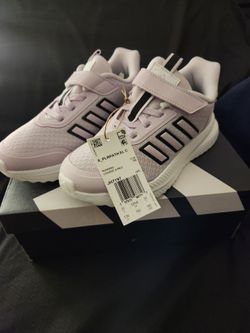 Girl sneakers size 13