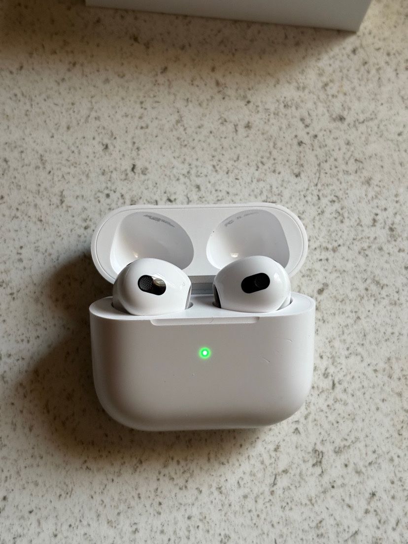 Apple AirPods (3rd generation)