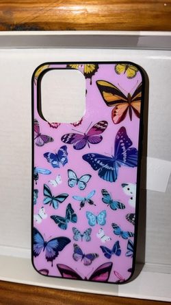 Phone cases for iPhone 16 pro max in good condition and I’m giving it in a good price; I only used it for 3 days