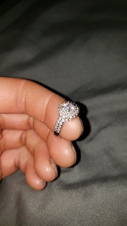 0.95 ct. White sapphire wedding ring, size 7