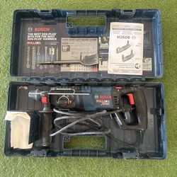 Bosch Bulldog Xtreme SDS-Plus Rotary Hammer Drill.