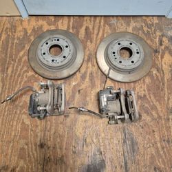 2022  SILVERADO REAR CALIPERS BRAKE AND PADS